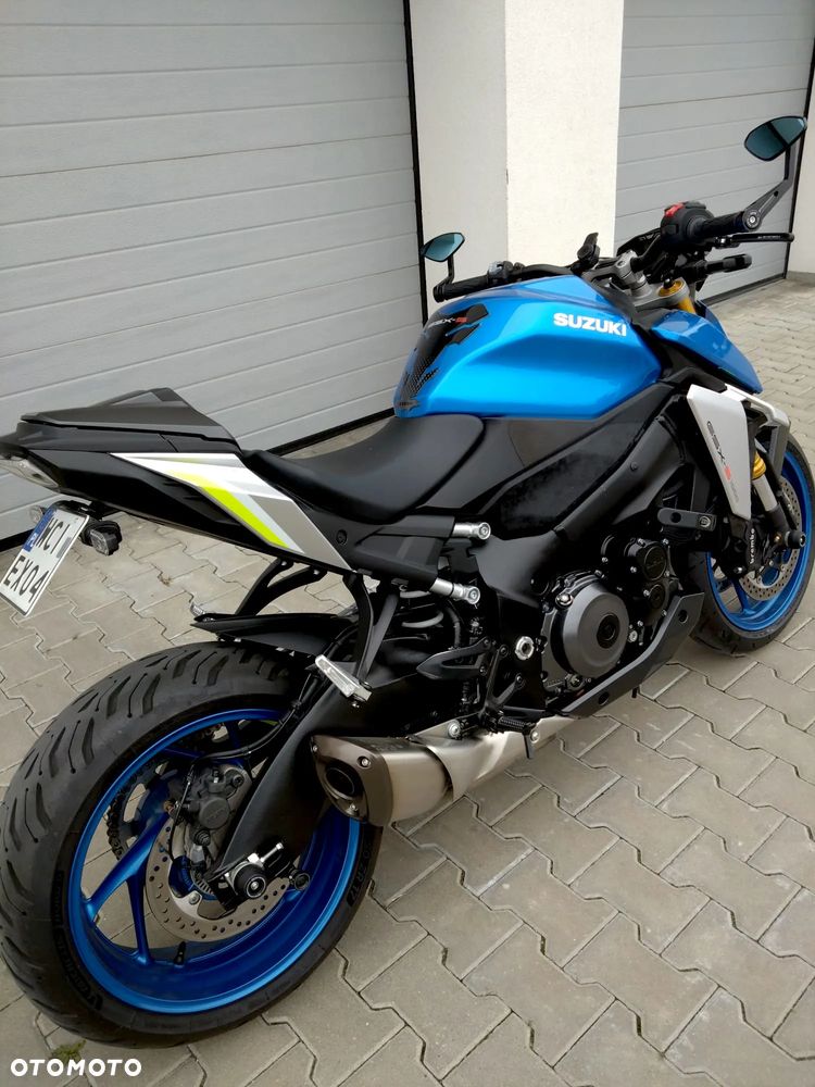 Suzuki GSX - 6