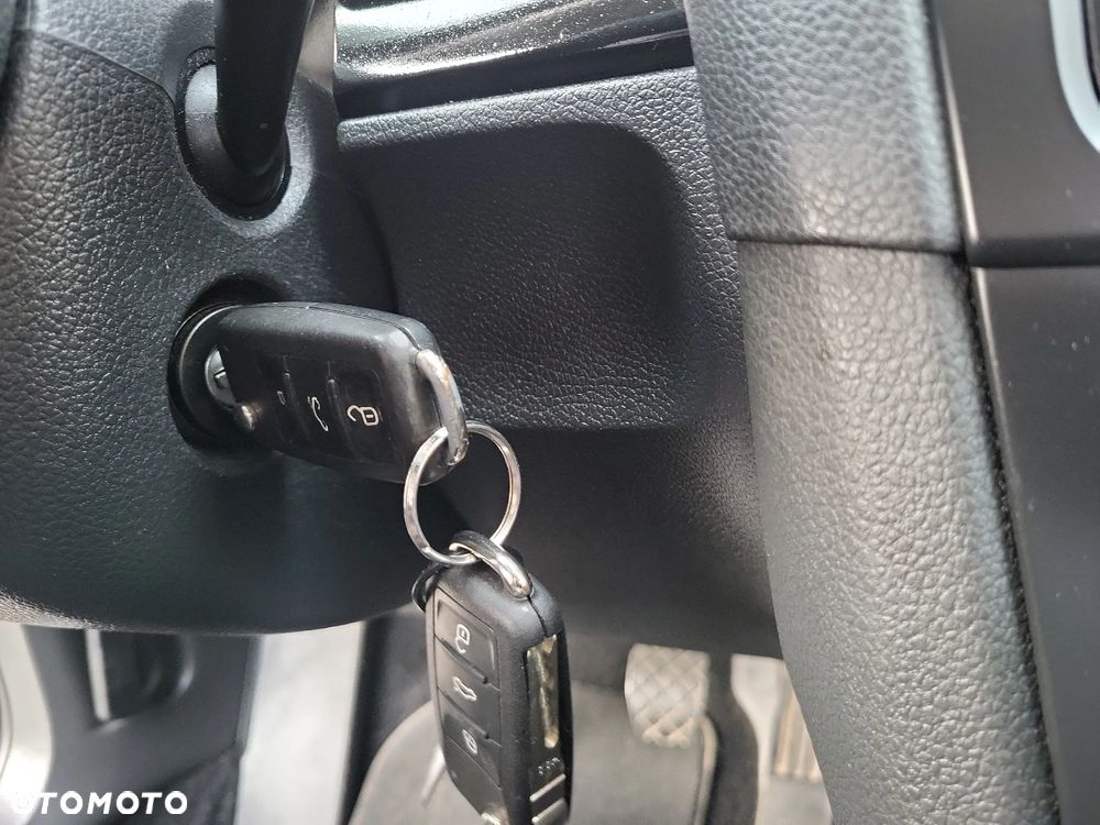 Volkswagen Golf - 36