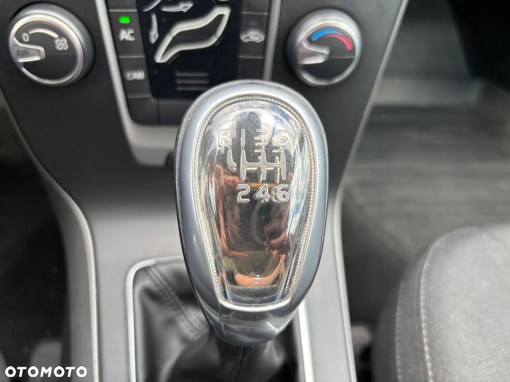 Volvo V40 D2 Kinetic - 20
