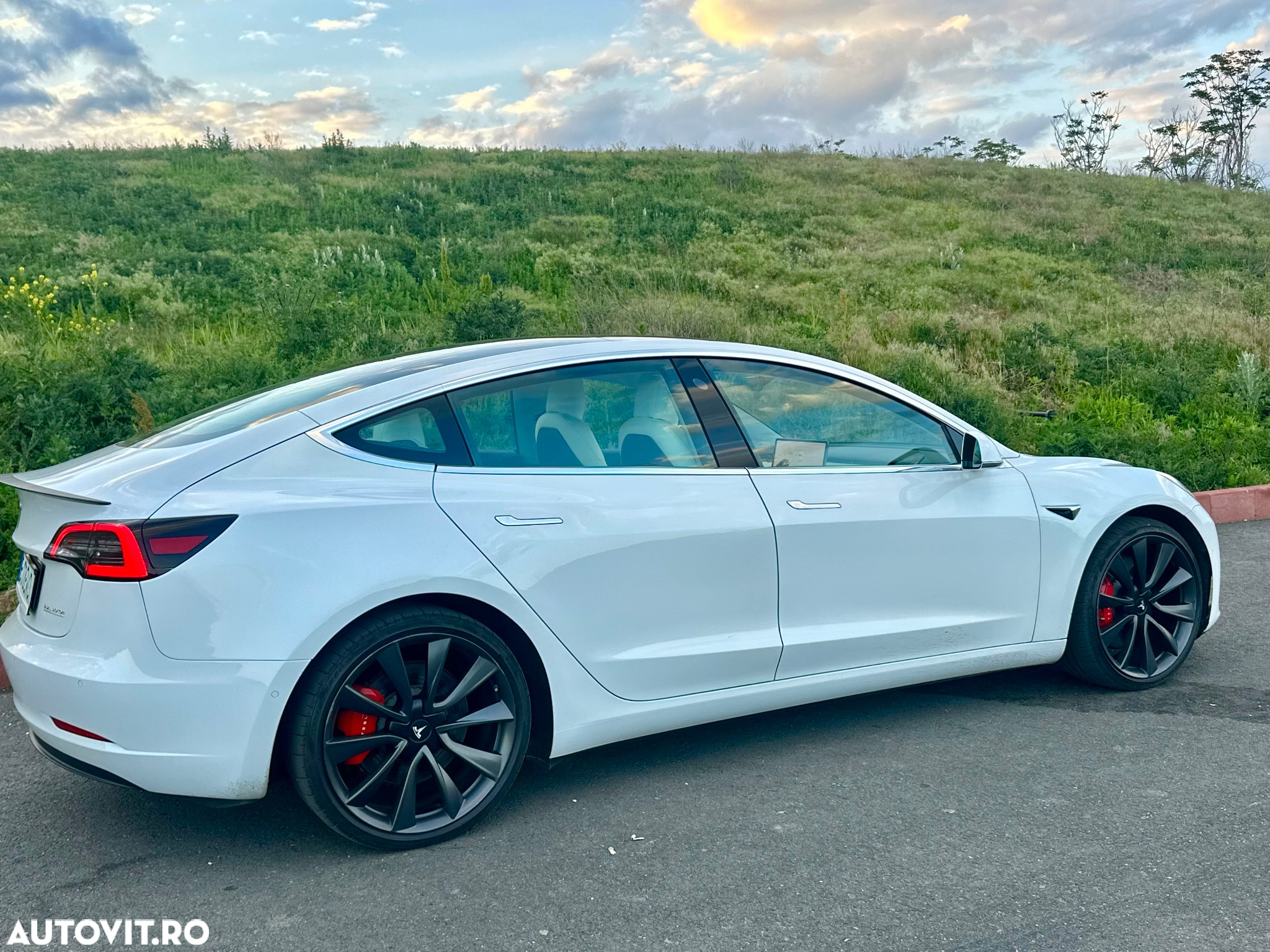 Tesla Model 3 Langstreckenbatterie Allradantrieb Dual Motor Performance - 9