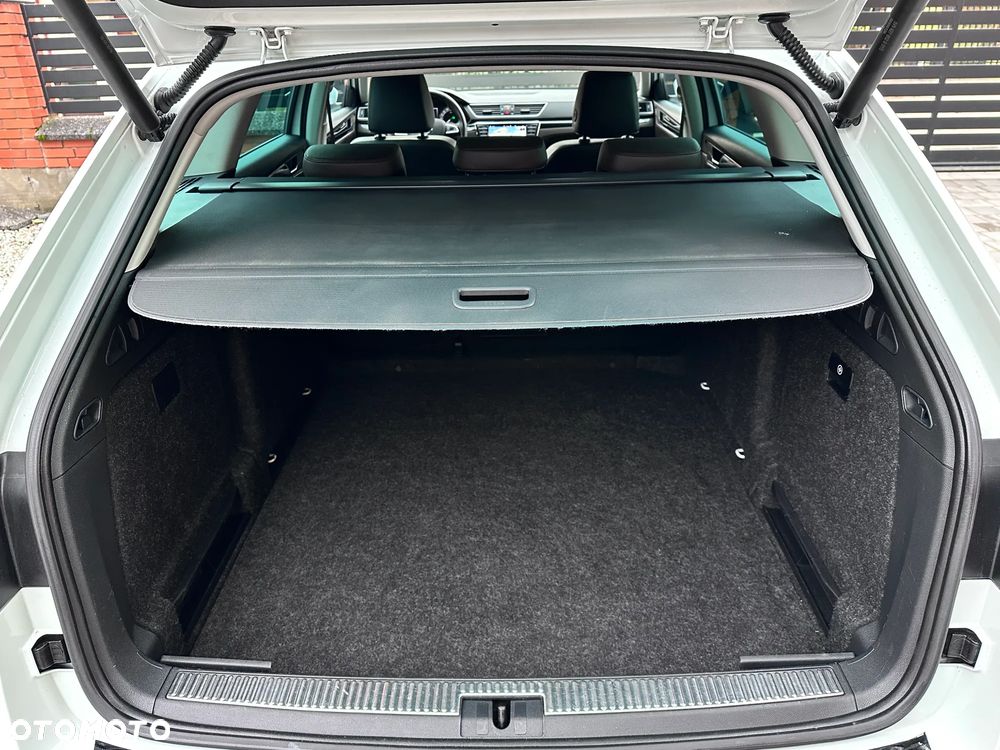 Skoda Superb 2.0 TDI DSG L&K - 22