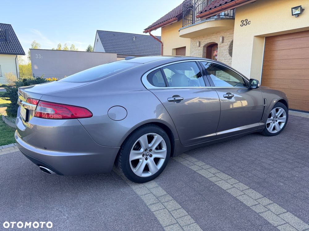 Jaguar XF 2.7 V6 Premium Luxury - 3