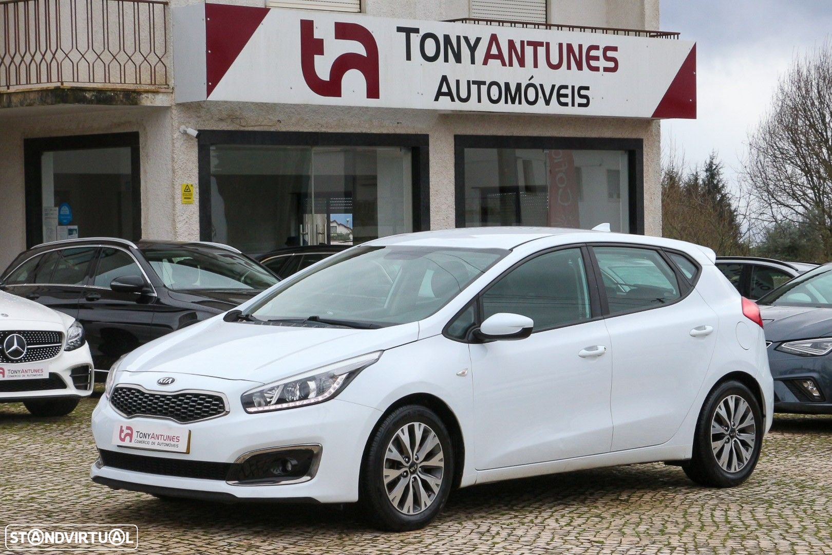 Kia Ceed 1.4 CRDi Nav Line - 1