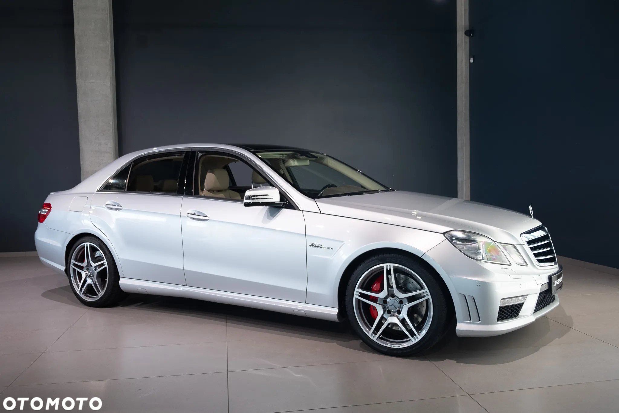 Mercedes-Benz Klasa E 63 AMG - 9