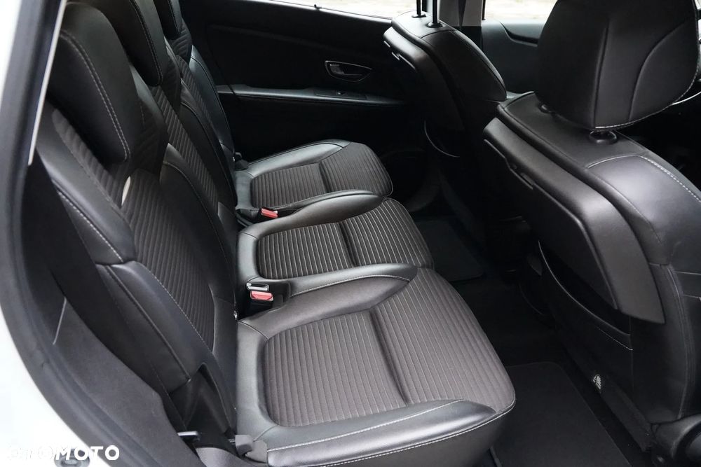 Renault Grand Scenic - 27