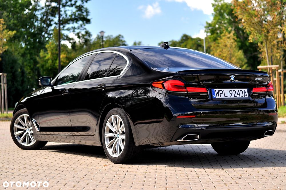 BMW Seria 5 520d xDrive Sport Line - 10
