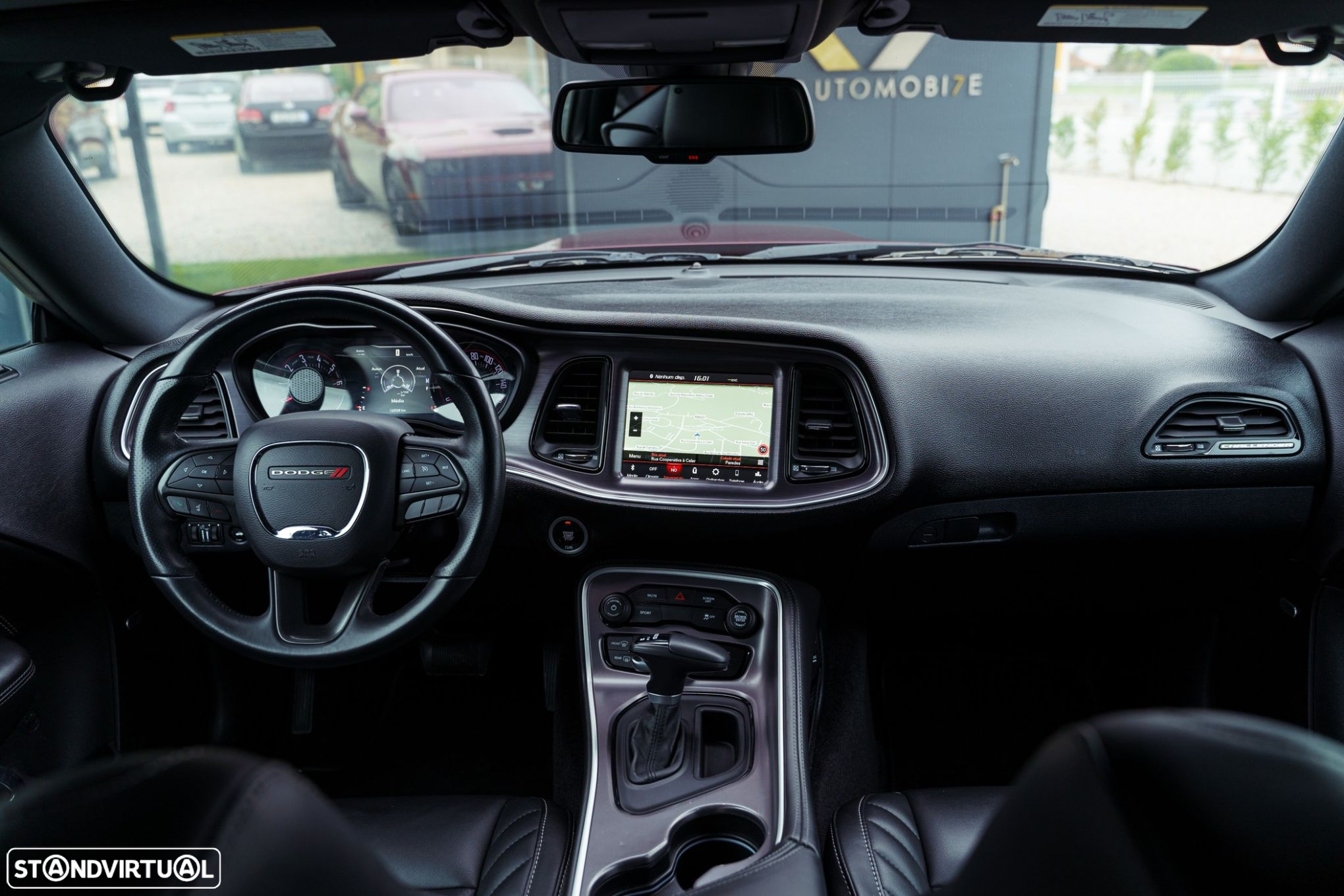 Dodge Challenger Auto SXT Plus - 8