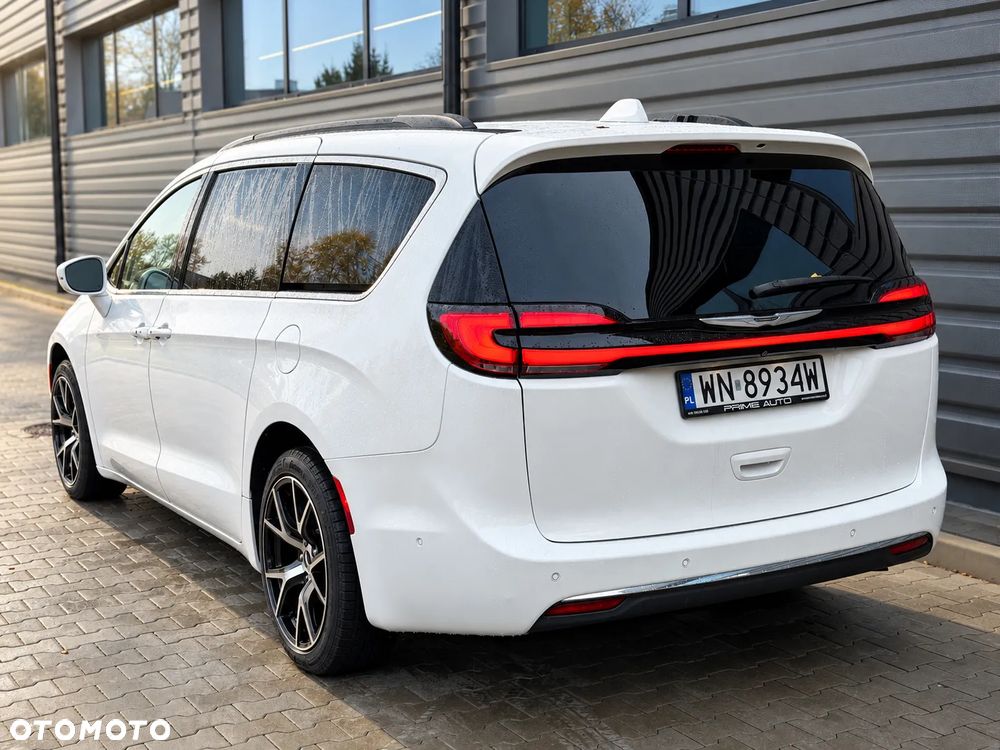 Chrysler Pacifica - 4
