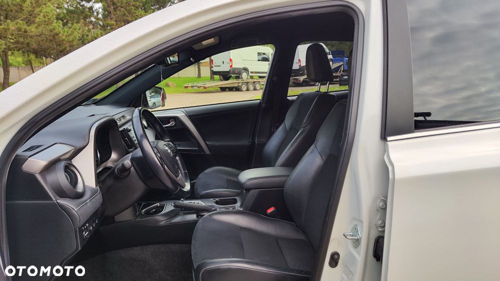 Toyota RAV4 - 9