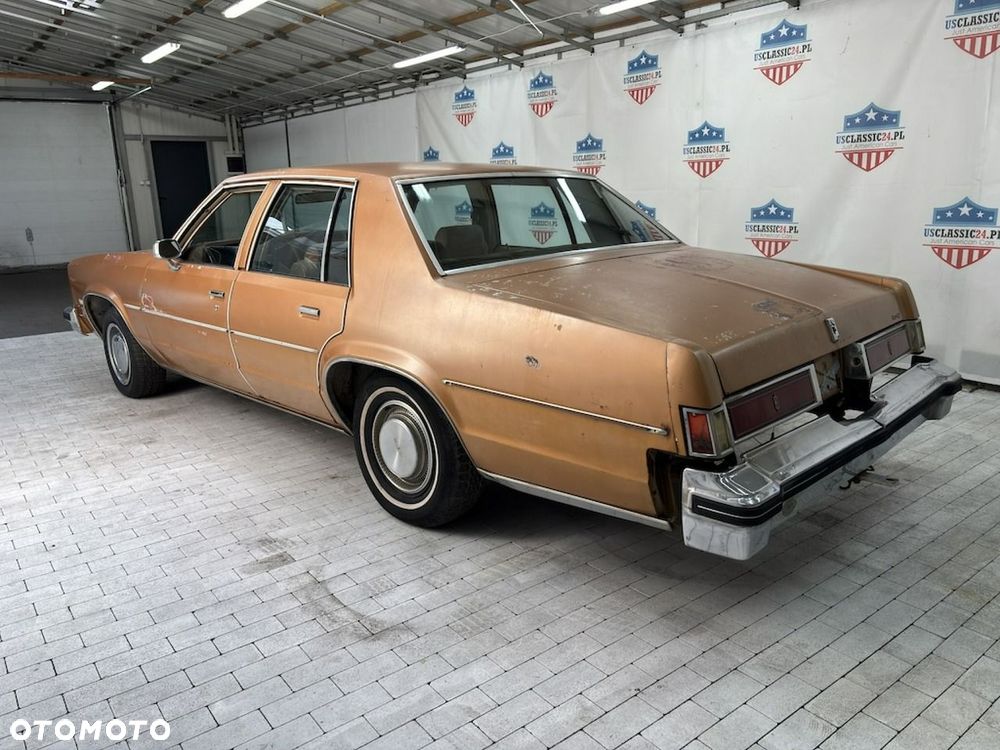 Oldsmobile Delta 88 - 38