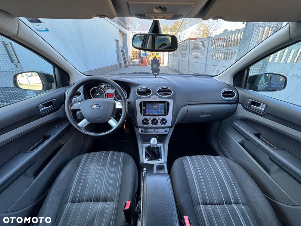 Ford Focus 1.8 Style+ - 30