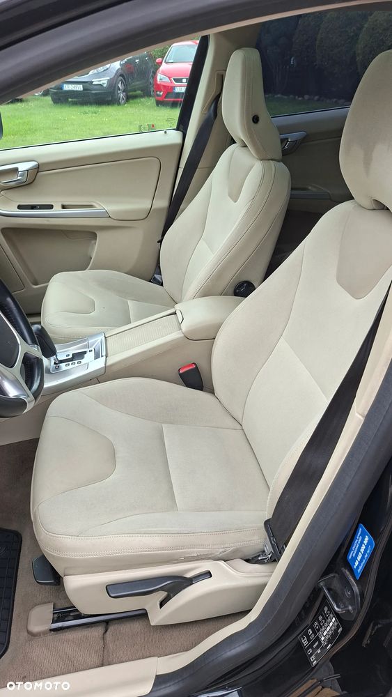 Volvo XC 60 2.4D AWD - 13