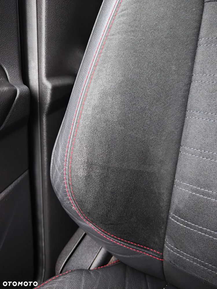 Ford Kuga 2.0 TDCi FWD ST-Line - 32