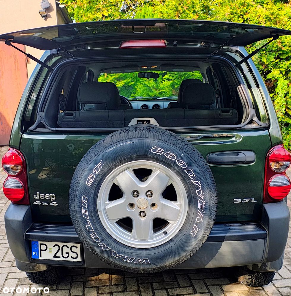 Jeep Liberty 3.7 4x4 - 11