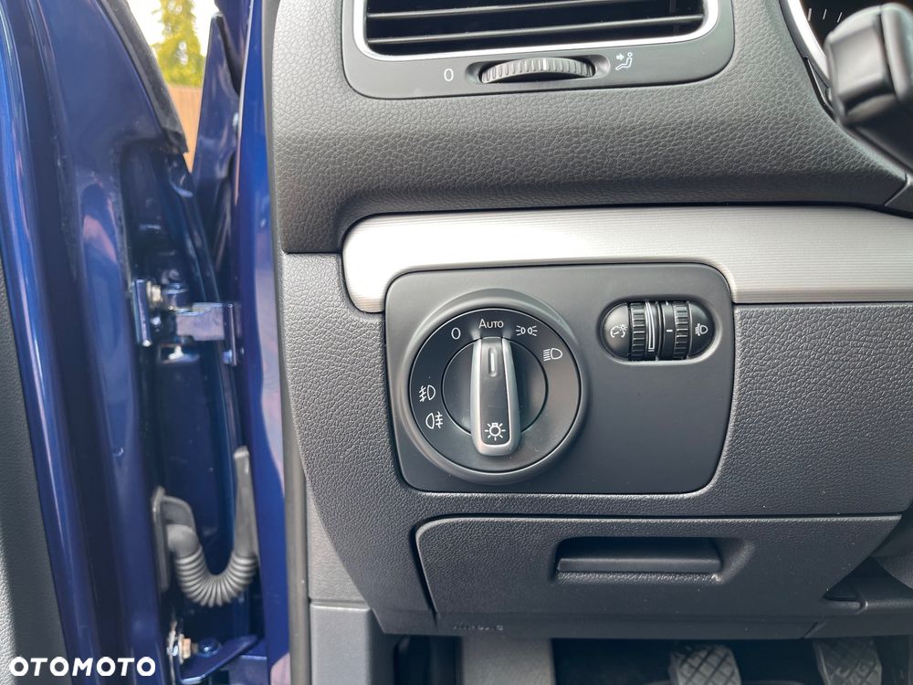 Volkswagen Golf 1.6 TDI DPF BlueMotion Technology Team - 25