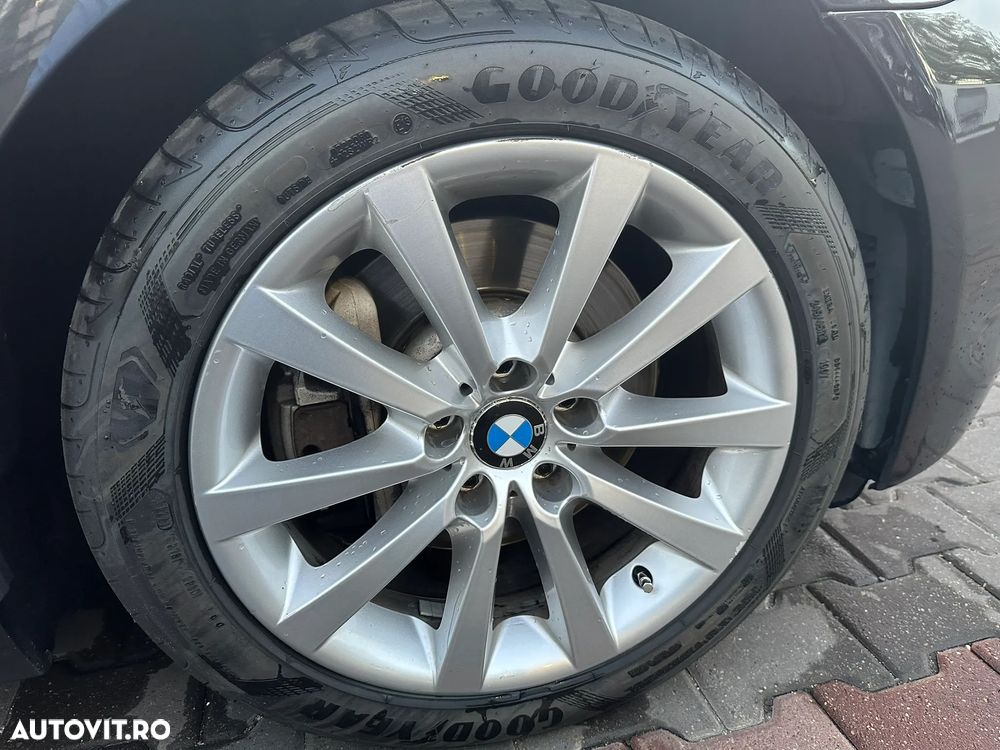 BMW Seria 5 525d xDrive Touring - 25