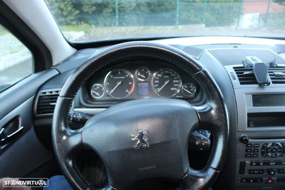 Peugeot 407 SW - 12