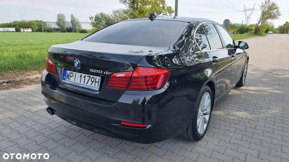 BMW Seria 5 520d - 34