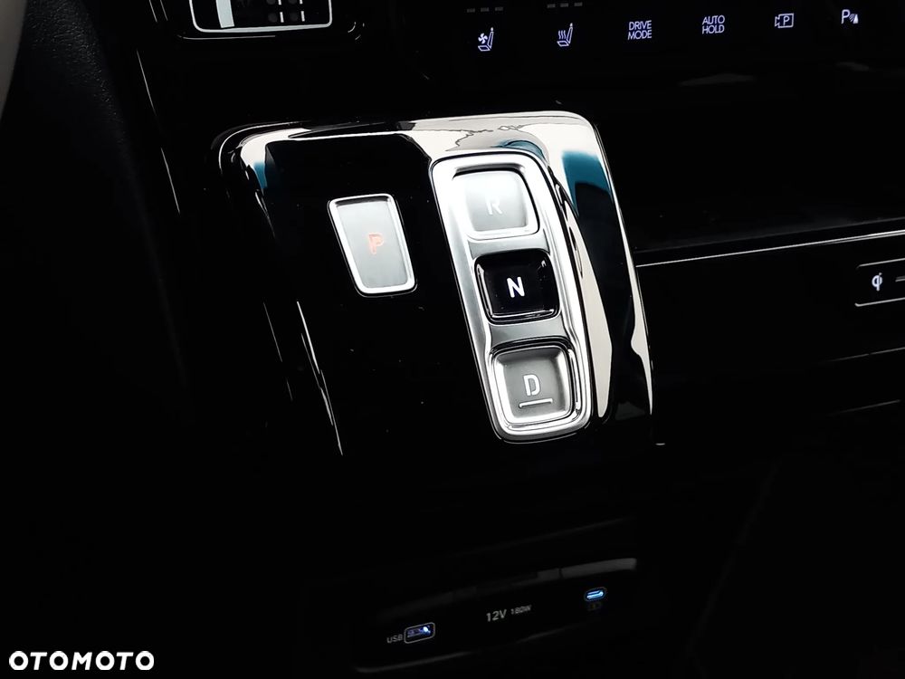 Hyundai Staria 1.6 T-GDI HEV Smart VIP - 20