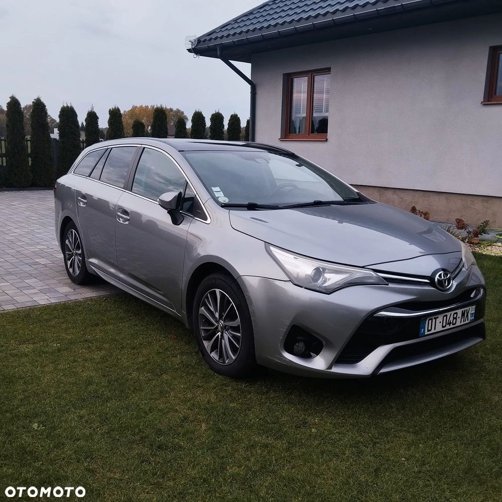 Toyota Avensis 2.0 D-4D Prestige - 12