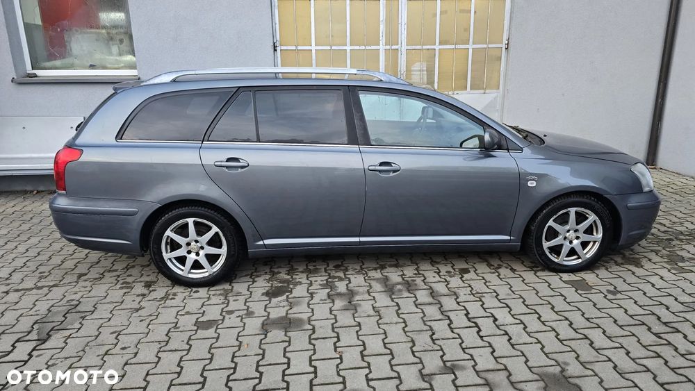 Toyota Avensis 2.0 D-4D Prestige - 24