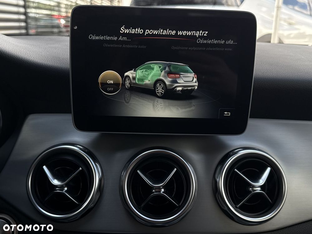 Mercedes-Benz GLA 200 7G-DCT AMG Line - 27