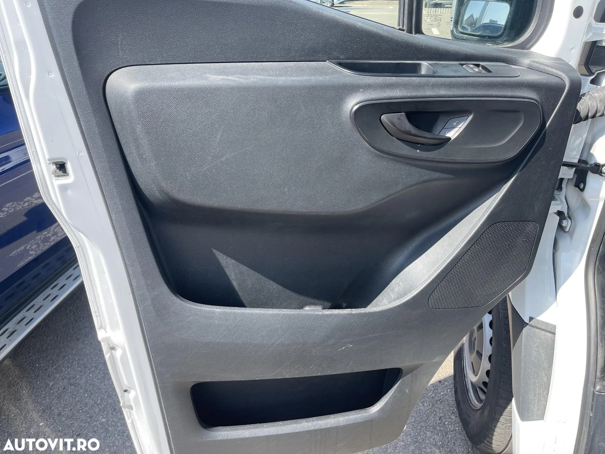 Mercedes-Benz Sprinter - 11