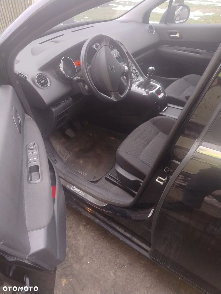 Peugeot 5008 HDI FAP 150 Family - 6