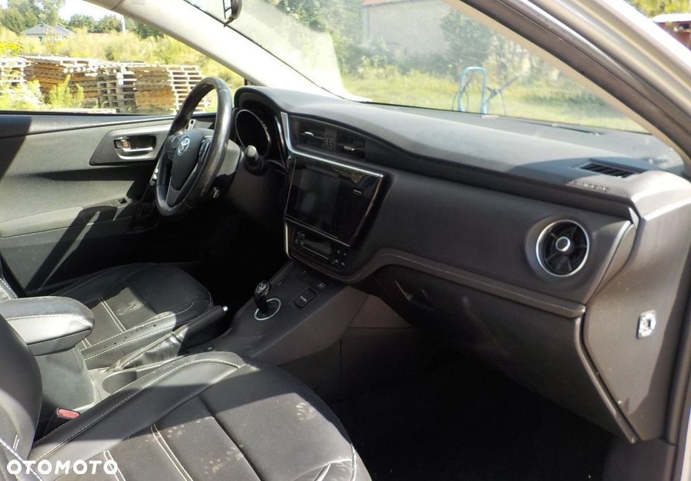 Toyota Auris - 12