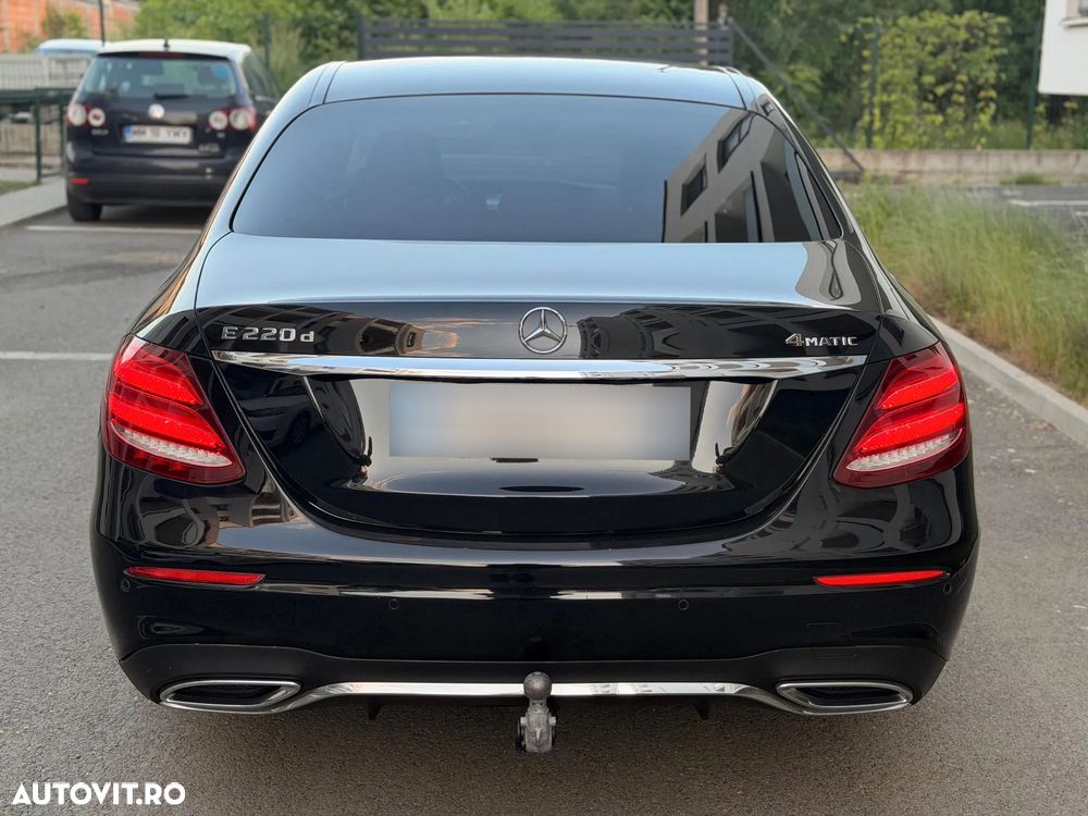 Mercedes-Benz E 220 d 4Matic 9G-TRONIC AMG Line - 11