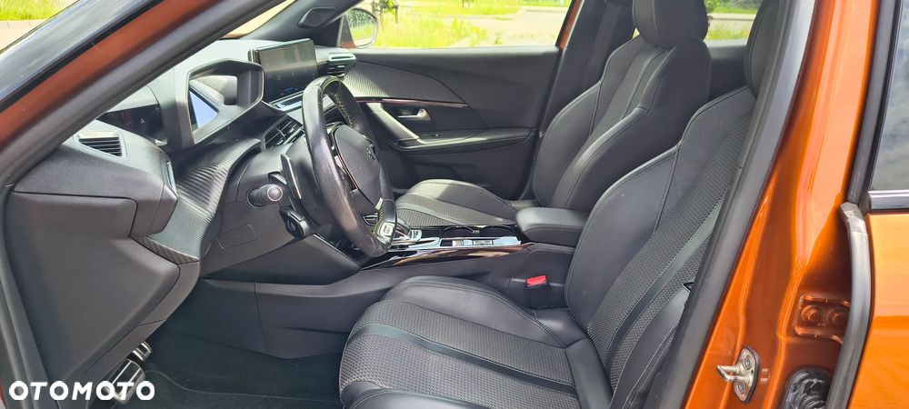 Peugeot 2008 PureTech 130 EAT8 GT Pack - 10