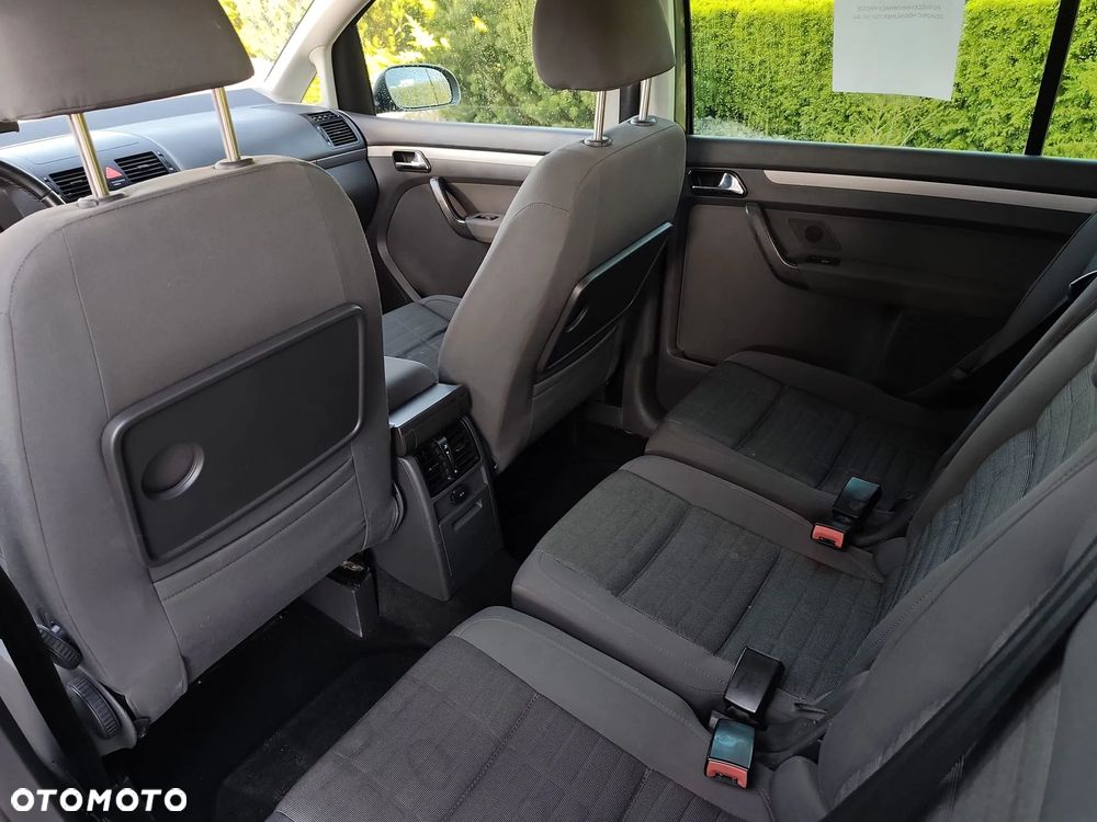 Volkswagen Touran - 6