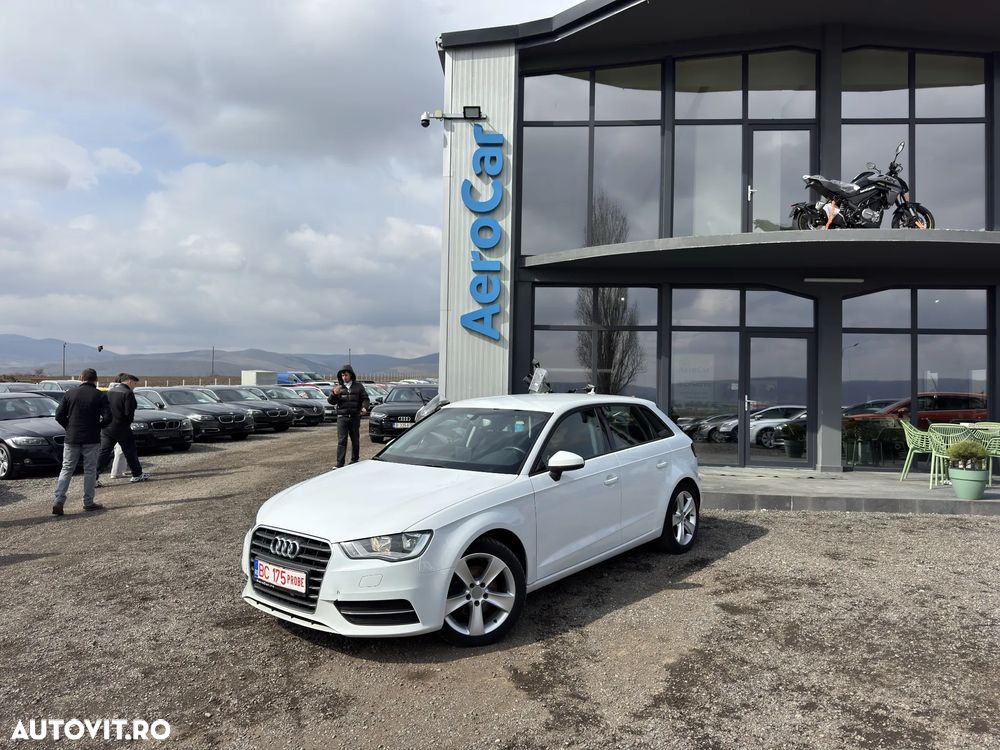 Audi A3 1.6 TDI S tronic Ambiente - 2