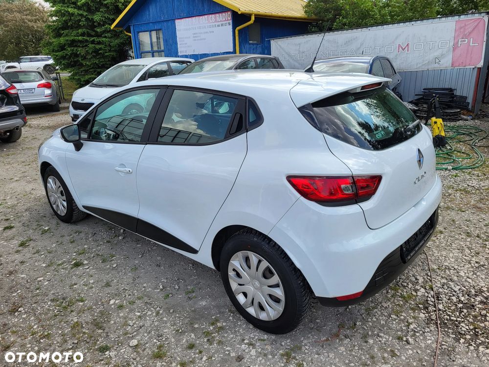 Renault Clio 1.2 16V 75 Business - 8