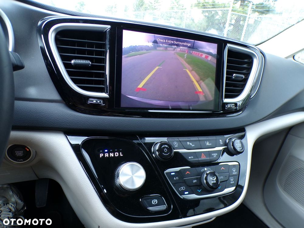 Chrysler Pacifica - 18