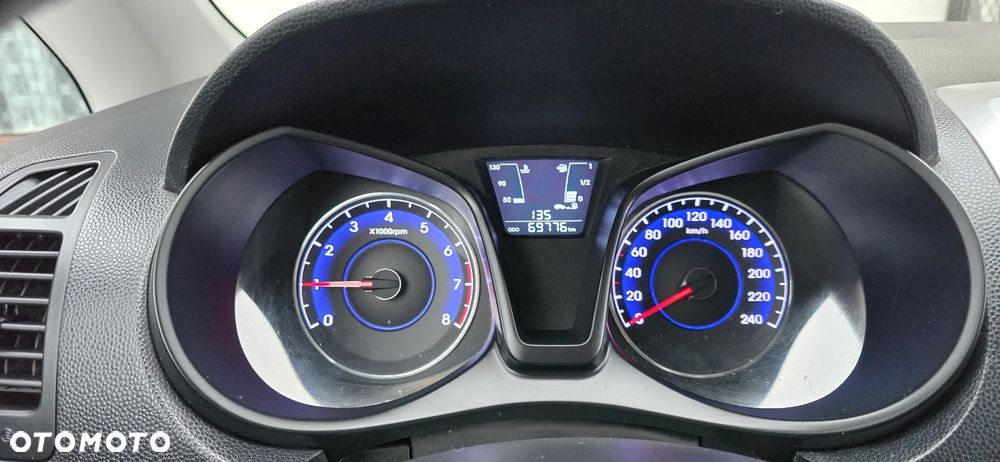 Hyundai ix20 - 8