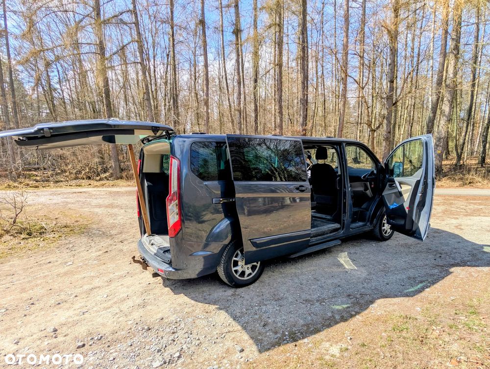 Ford Tourneo Custom - 13