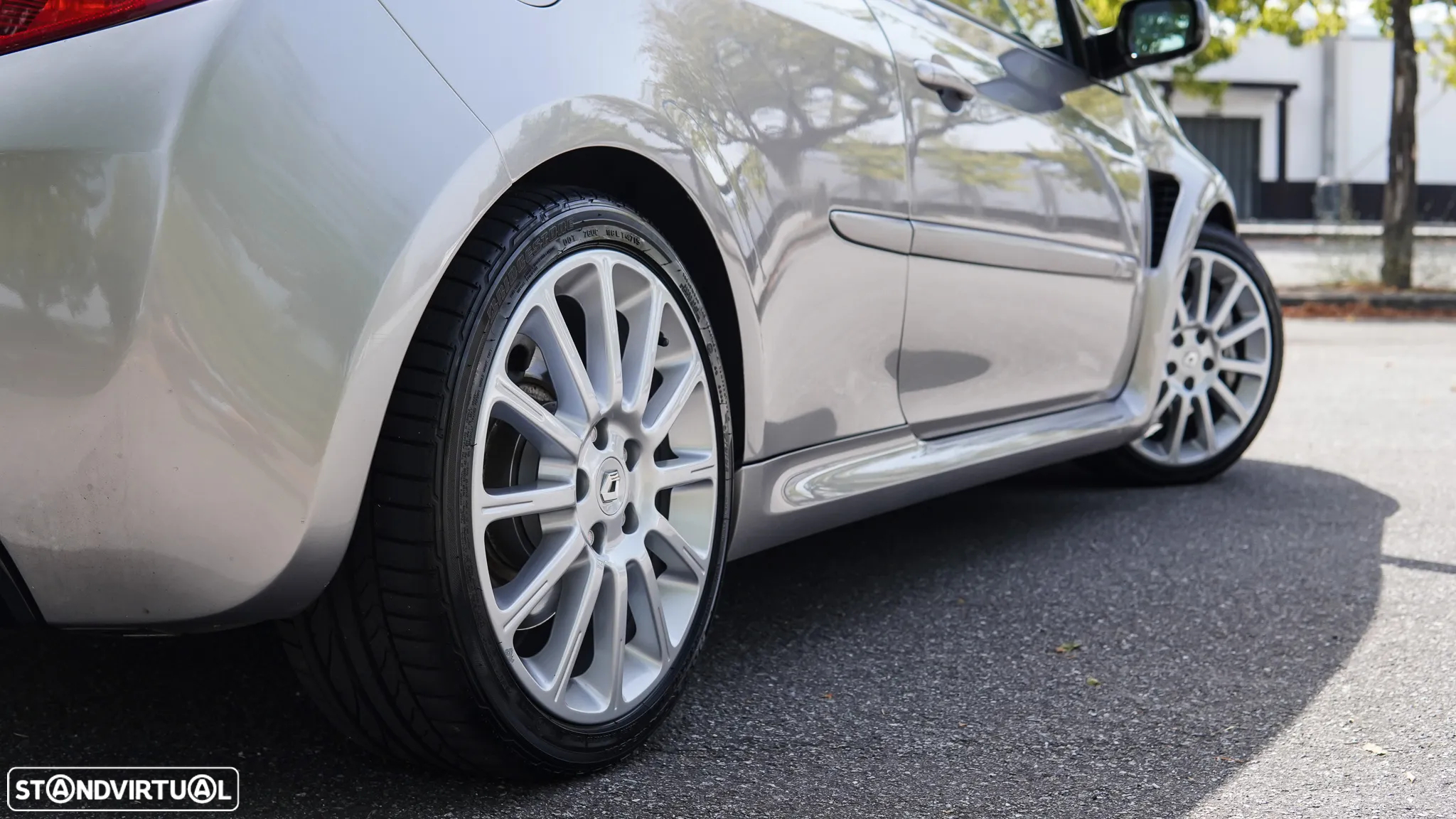Renault Clio 2.0 16V Sport - 17