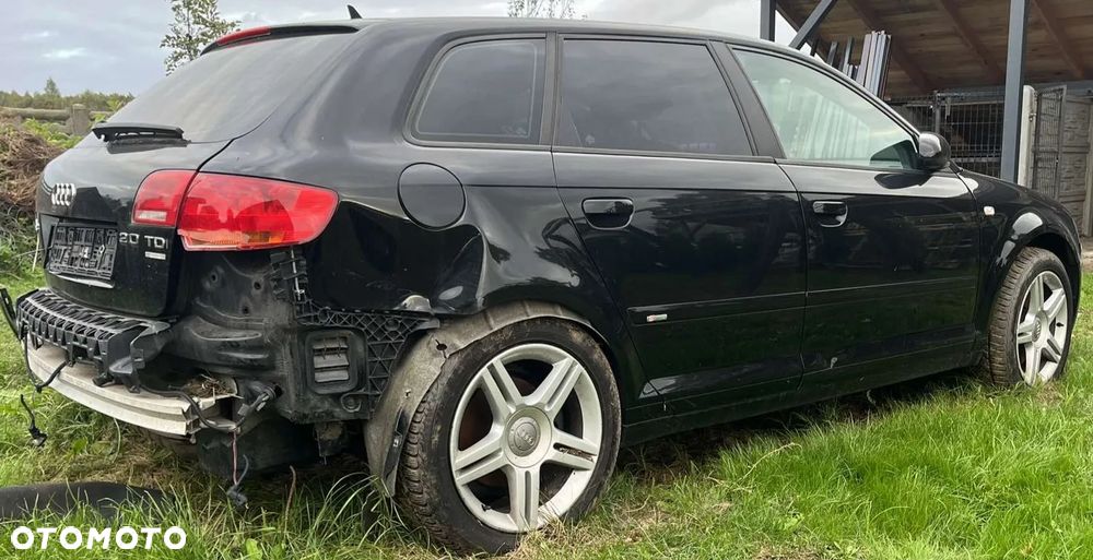 Audi A3 Sportback 2.0 TDI DPF Quattro Ambition - 4