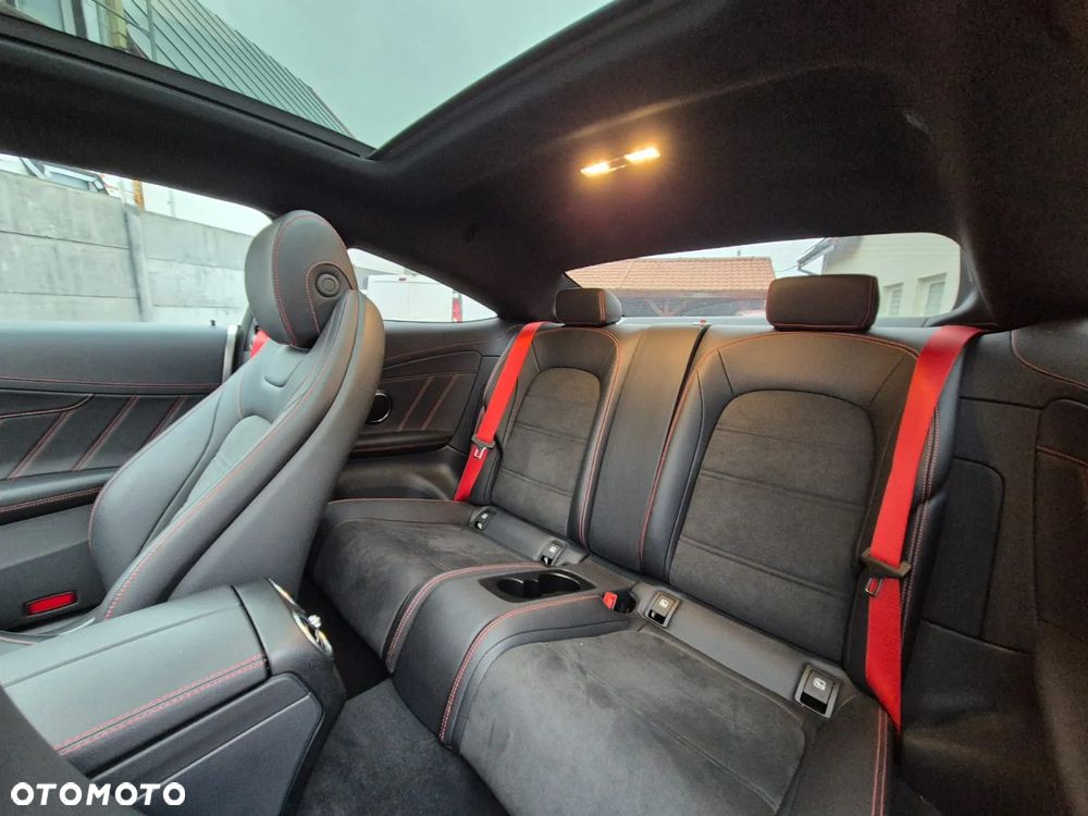 Mercedes-Benz Klasa C 200 Coupe 4Matic 9G-TRONIC AMG Line - 8