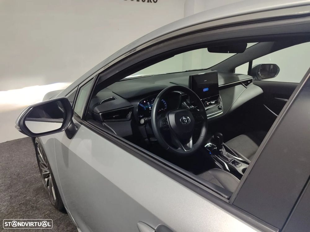 Toyota Corolla 1.8 Hybrid Exclusive - 11