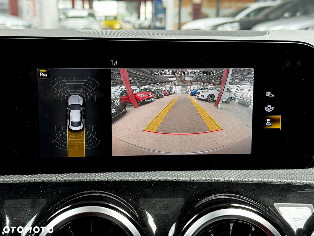 Mercedes-Benz CLA 200 Progressive 7G-DCT - 20