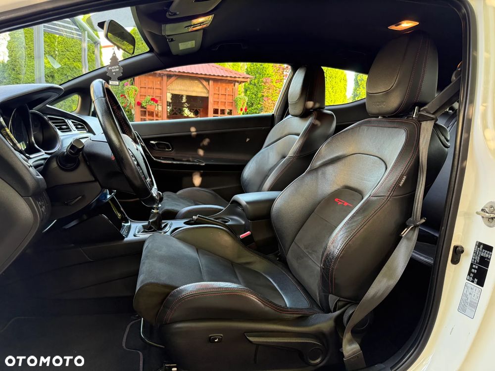 Kia Ceed 1.6 T-GDI GT - 24