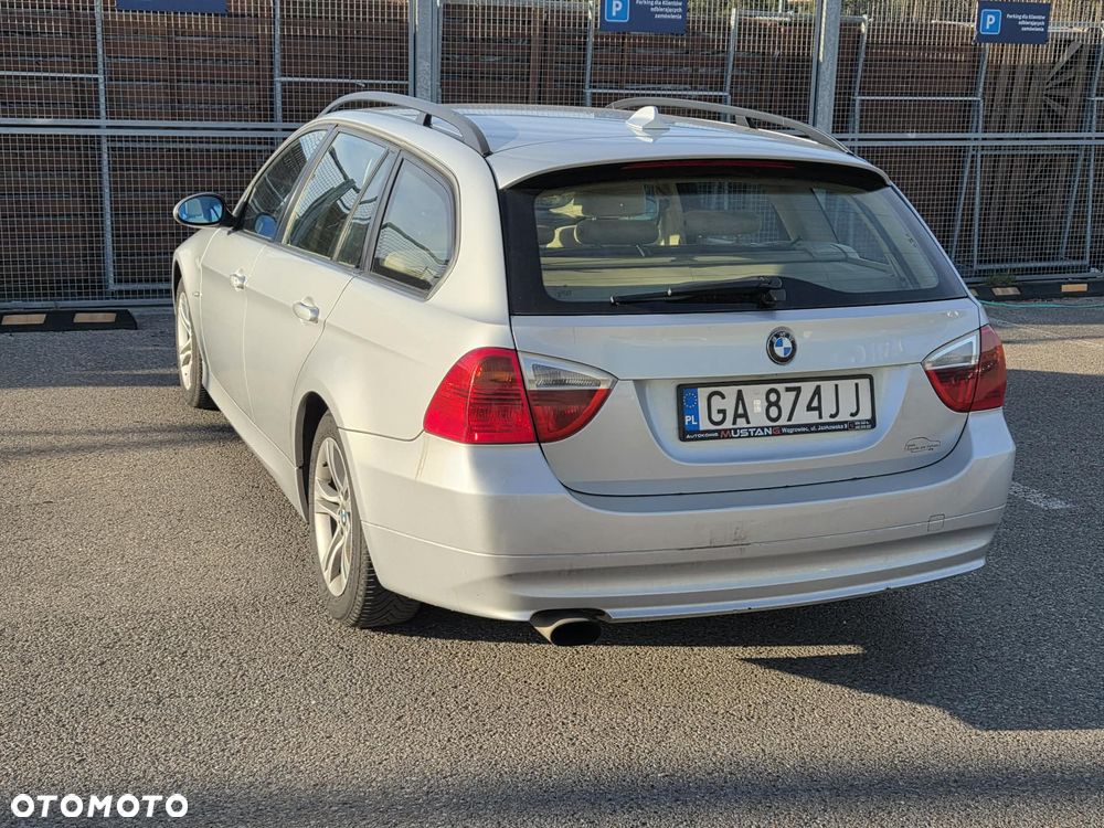 BMW Seria 3 320d DPF - 12