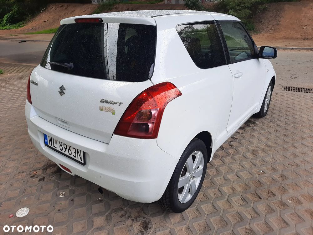 Suzuki Swift 1.3 GS - 4