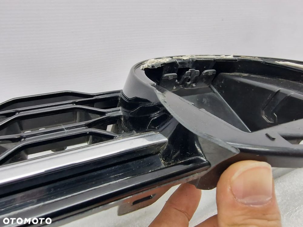 VW GOLF VII 7 LIFT GTI / R-LINE 16- ATRAPA / GRILL PRZEDNI PRZÓD , NR 5G0853653S , NR AUKCJI GR214 - 20