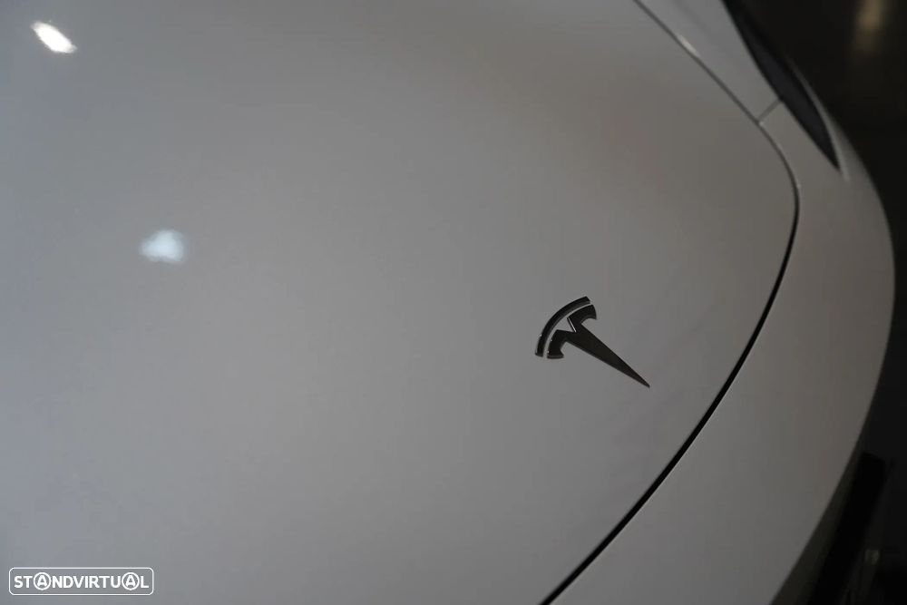 Tesla Model 3 - 25