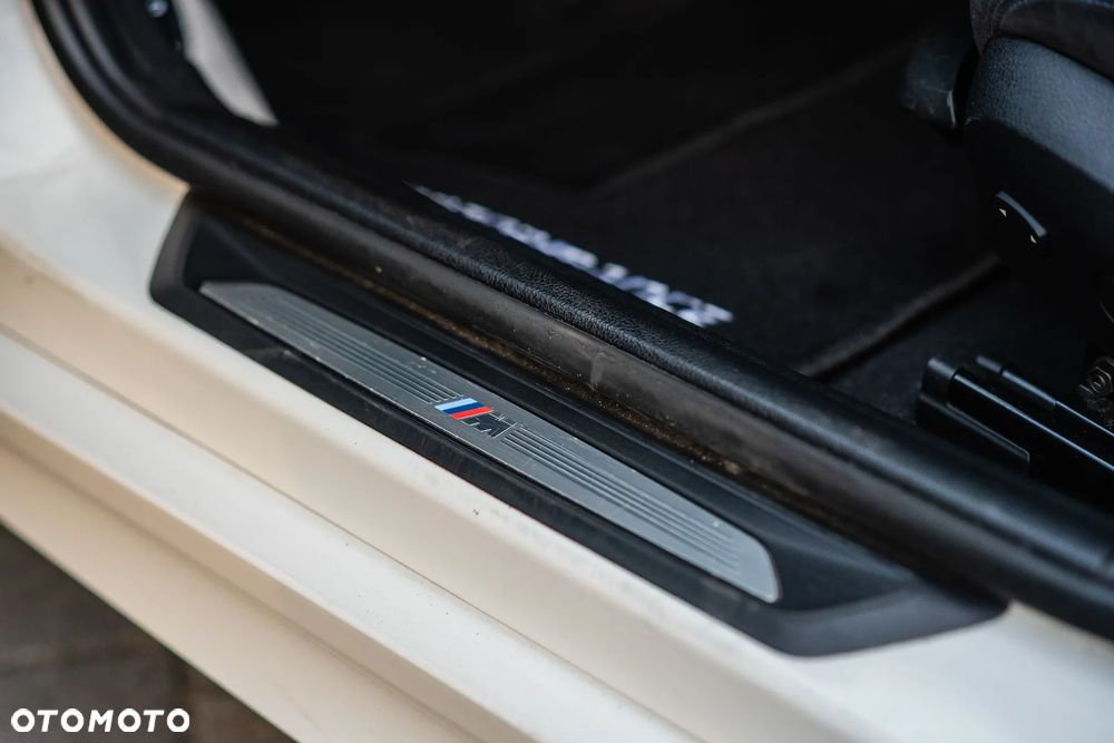 BMW Seria 1 116i - 23