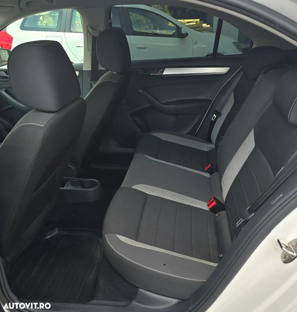 Skoda RAPID 1.4 TDI DSG Ambition - 10