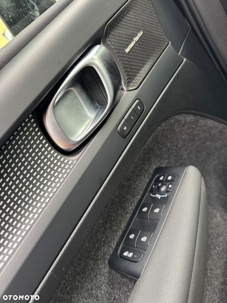 Volvo XC 40 B4 B DKG Ultimate Dark - 25